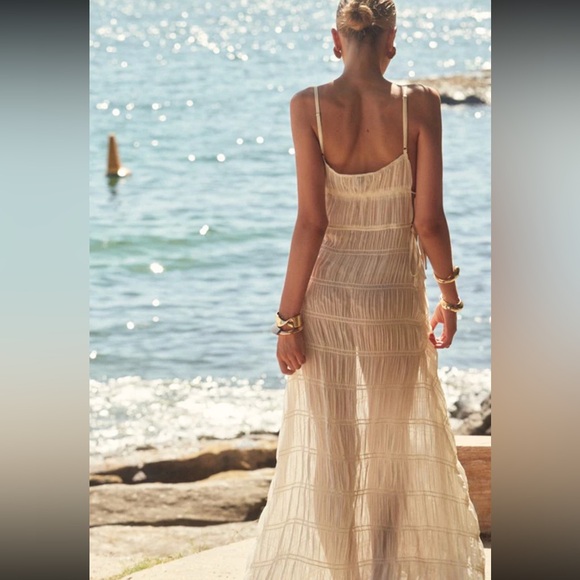 Elegant Cream Maxi Dress - Picture 2 of 7